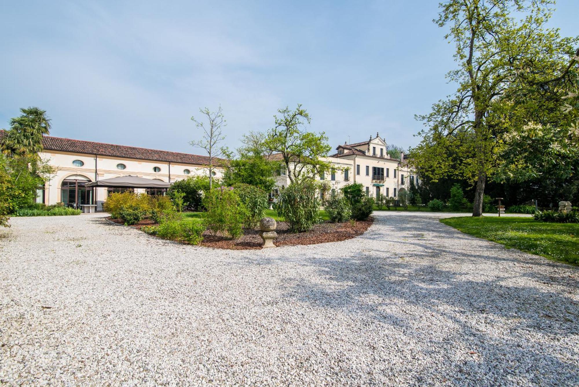 Hotel Ristorante Magia Del Brenta Fiesso dʼArtico Exterior foto